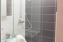 Studio + cabine voor max. 4 pers. (huisnr. 80)